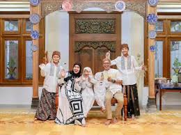 Nur Samsi Zakaria: Founder Roma Shonduk